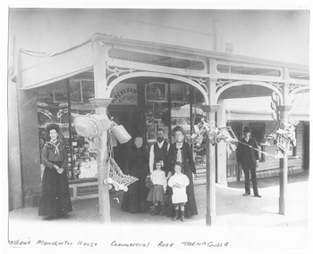 Photograph of Renshaw's Manchester House Store, Tarnagulla, c.1905