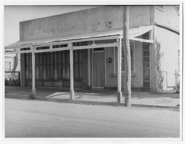 Photograph looking down Commercial Road, Tarnagulla, Looking down Commercial Road, Tarnagulla, c.1960s