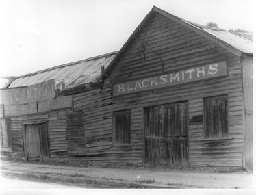 Photograph of blacksmith's shop, Tarnagulla, Blacksmith's shop, Tarnagulla, c. 1960