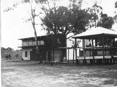 Photograph of the grandstand and bandstand at Tarnagulla Recreation Reserve, Grandstand and bandstand at Tarnagulla Recreation Reserve, circa 1930s (original image)