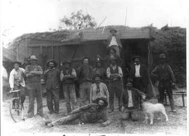 Photograph: Curnow's Thresher, Curnow's Thresher, circa 1900