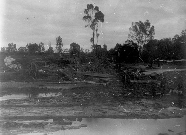 Photograph: Debris after flood, Newbridge, Debris after flood, Newbridge, 1909 (original image)