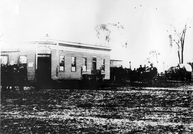 Photograph: The Newbridge Hotel, The Newbridge Hotel, 1908