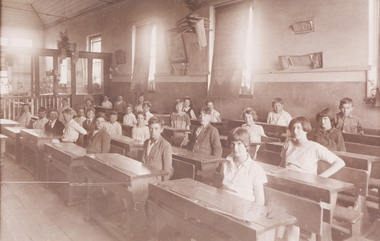 Photograph: Class of 1930, Tarnagulla School, 1930