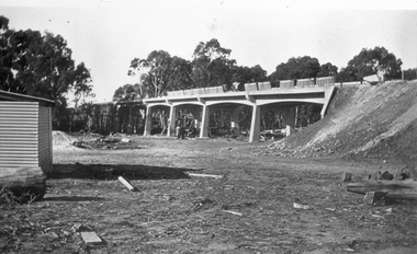 Photograph: Building of concrete bridge at Eddington (2), 1928
