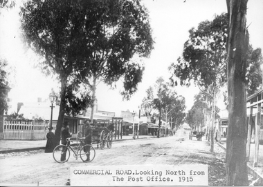 Photograph, Commercial Road, Tarnagulla looking north from the Post Office, circa 1915
