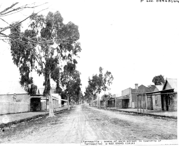 Photograph: Commercial Road, Tarnagulla, looking south from Victoria Theatre