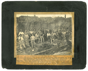 Photograph: Workers at Tarnagulla Gold Sluicing Plant in 1906, 1906
