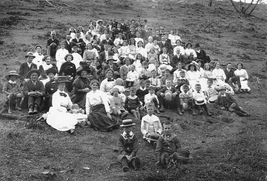 Photograph: Llanelly picnic, 1910-1920