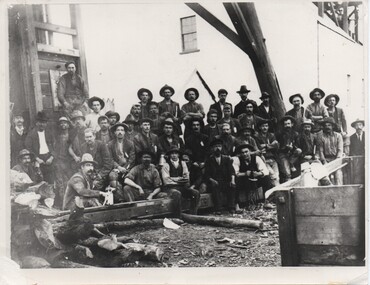 Photograph of Miners at the New Yorkshire Mine, Tarnagulla, c.1904