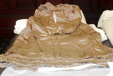 Dress, "Hadley Gloucester Shape/no. 359, Purportedly 1760 - no provenance