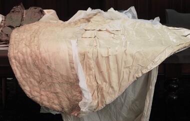 Under Skirt, Est. 1886