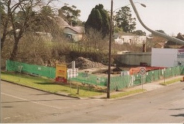 Photograph, Mobil Garage, 2006