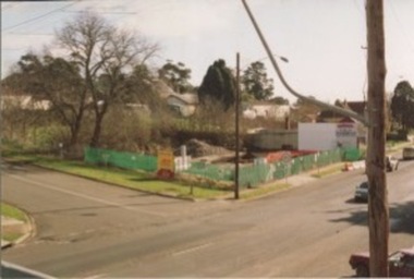 Photograph, Mobil Garage, 2007