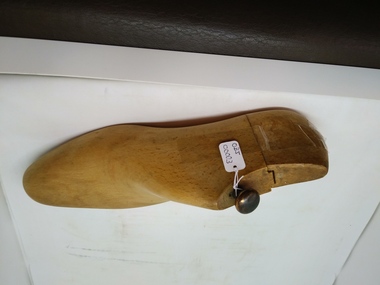 Tool - Left foot shoe last, Wooden shoe last