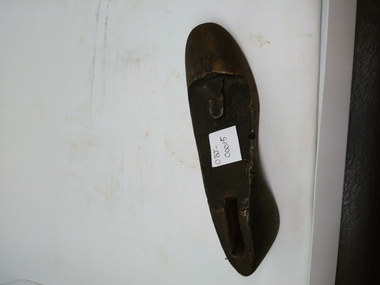 Tool - Shoe last, Cast iron shoe last