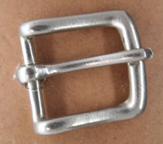 half buckle used in equine accessory
