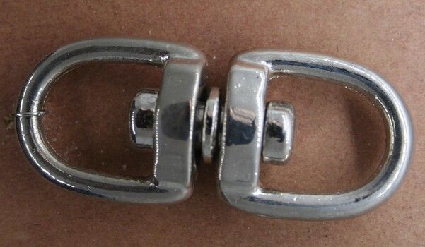 Nickel plated steel swivel used as equine accessory