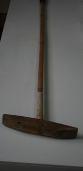 128 cane handle polo mallet with 71/2 inch strike head and rubber grip