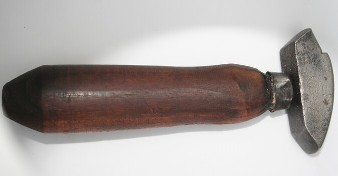 tool used to repair footwear ca1910