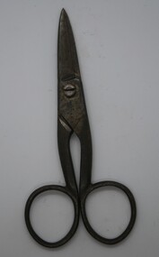 Small drapers scissors as used by Holden in the manufacture of equine accessories