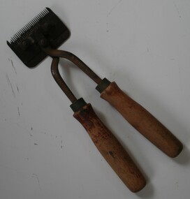Equine clippers used C1900