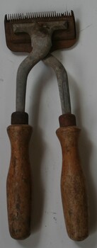 Bladed horse clippers used for the grooming of horses