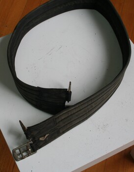 Fabric girth belt, used to attatch to harness on wagon or dray