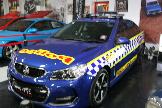 VF2 SS Holden Commodore Police car blue with all Victoria Police accessories.