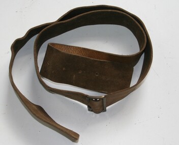 Leather belt used to carry ammunition pouches