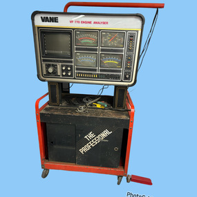 Analyser mounted on metal cabinet