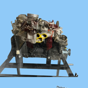 Gemini motor with turning handle to show how mechanisms work