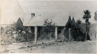 Photograph (sub-item) - The Yarra Brae homestead in 1940, which was burnt down in the early 1970’s.  A ripple iron house