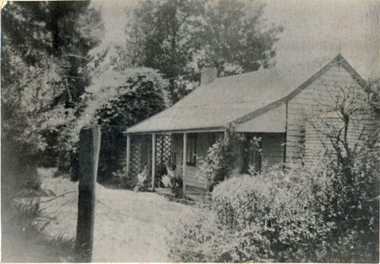 Photograph (sub-item) - Mr. Edward Hughes’ home, ‘The Oaks’, in Hartley Road, Wonga Park in 1933