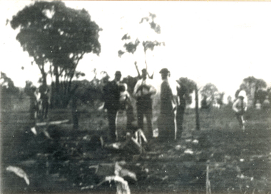 Photograph (sub-item) - Black and White, The Wonga Park Easter Show woodchop event in about 1932