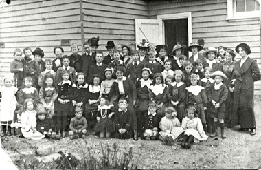 Photograph (Item) - Black and White, 3262 1914 Wonga Park school children parents etc, c. 1931