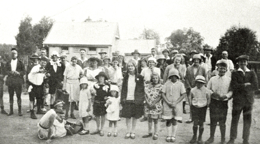 Photograph (Item) - Black and White, Wonga Park School Group, c. 1931