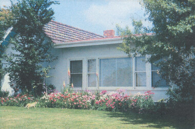 Photograph - Colour photo, of Twin Hills House Wonga Park 1960-1972