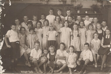 Photograph - Wonga Park State School students 1935, Handwritten on back of photo “J Stephenson” and “French”