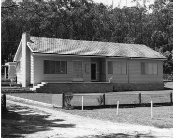Photograph - Graeme and Jan Beavis', at Yarra Rd Croydon newly completed