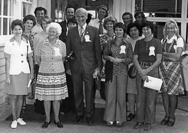 Photograph - Yarra Rd Primary School, Attendees at Jubilee 1975