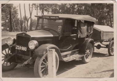 Photograph - Walter / Faram motor car bus and trailer, used to service travel between Wonga Park and Croydon
