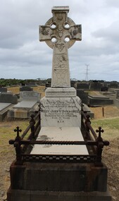 Photograph, Photograph of grave