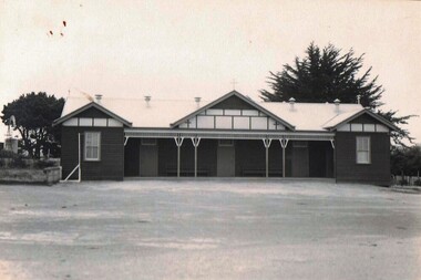 Photograph, Photograph of Illowa School