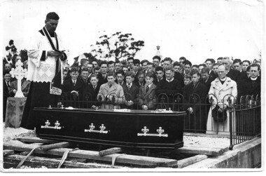 photograph, Photograph of Br Purton's burial