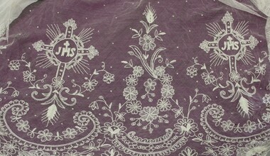 alb, bishop's alb lace trim