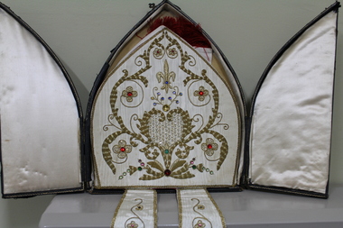Mitre, Bishop's Mitre