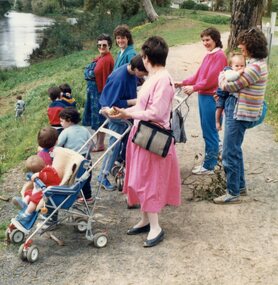 Photograph, Park Orchards Community Centre & Learning Centre Playgroup 1984, strolling with parents along Yarra River