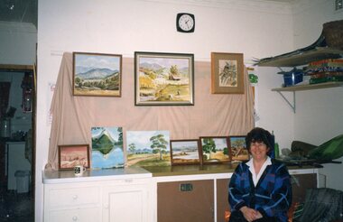 Photograph, Oil painter at the Community House  (POCH) in 1987