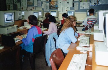 Photograph, Computer class Park Orchards Community Centre, Unknown year